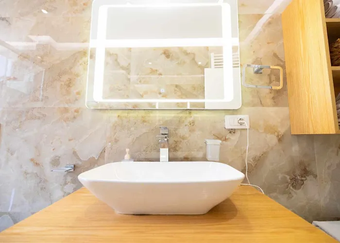 Zoto Luxury * Himare