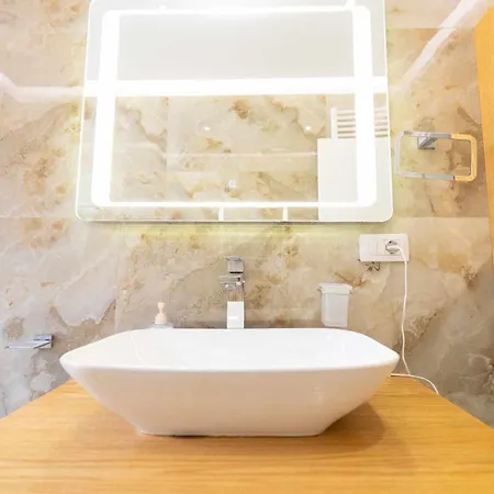 Zoto Luxury * Himare