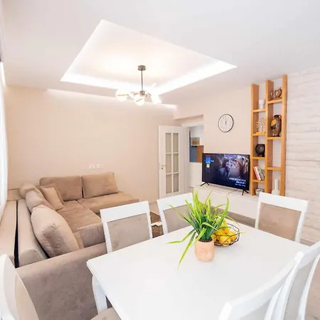 Zoto Luxury Apartment Himare
